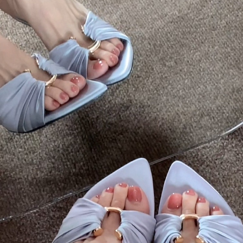 Nuovi Sandali Estivi alla Moda - Thong Flat Sandal recensione e prezzo