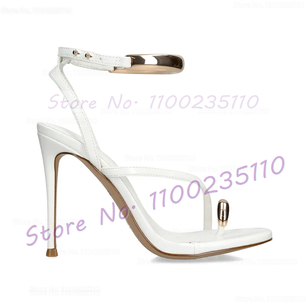 Sandali Stiletto con Anello Me - Thong Flat Sandal recensione e prezzo