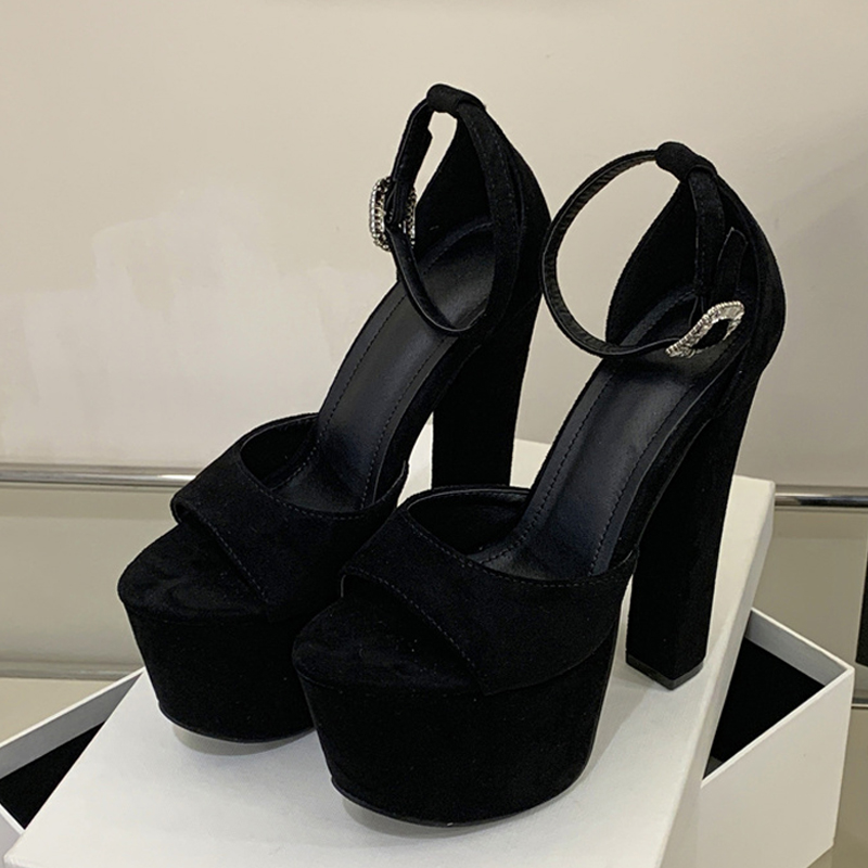 Sandali con Tacco Alto Estremo - Square Toe Mule recensione e prezzo