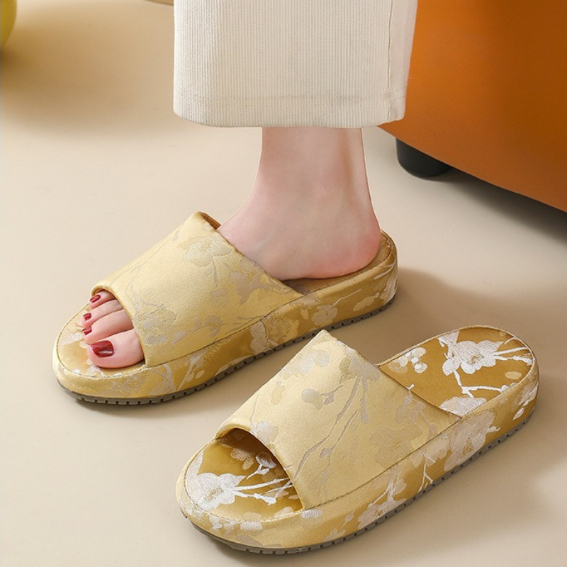 Pantofole da interno in stile  - Women Shoes Wedges recensione e prezzo